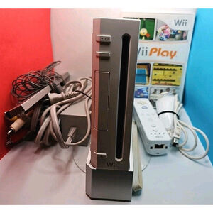 Nintendo Wii RVL-001 Console Gamecube W/ 7 Games Cables, Sensor, Controller Etc